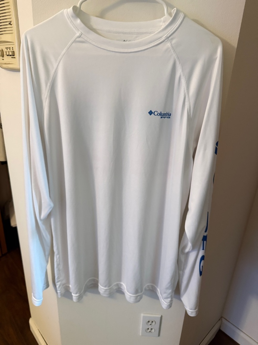 Columbia White Long Sleeve Performance Sun Shirt